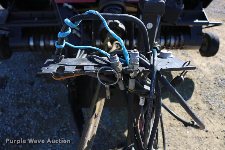 image for item DC3523 2004 Case IH LBX432 large square baler