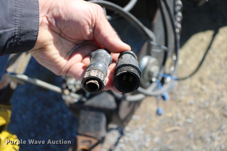 image for item DC3523 2004 Case IH LBX432 large square baler