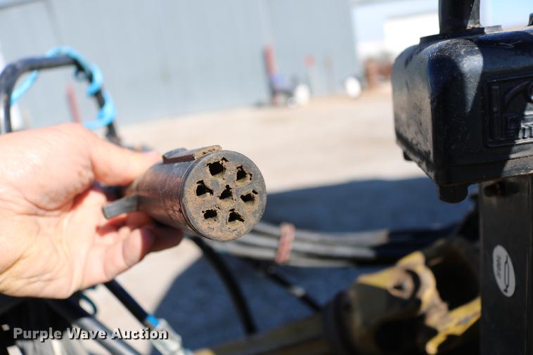 image for item DC3523 2004 Case IH LBX432 large square baler