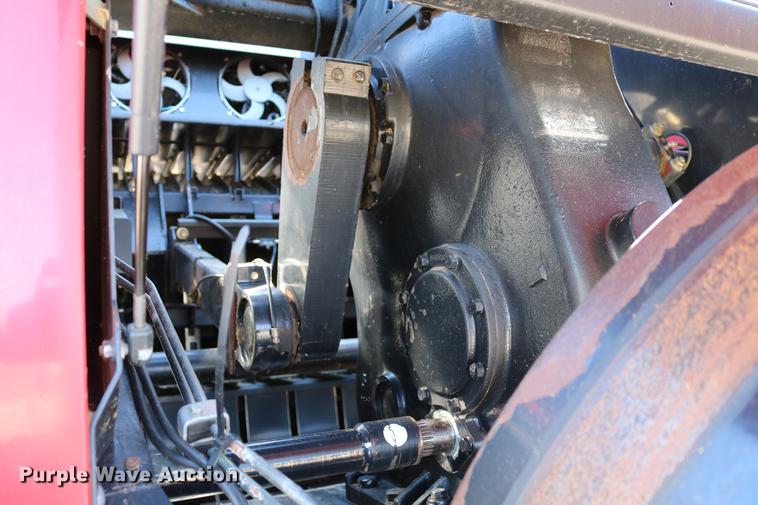 image for item DC3523 2004 Case IH LBX432 large square baler