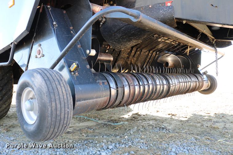 image for item DC3523 2004 Case IH LBX432 large square baler