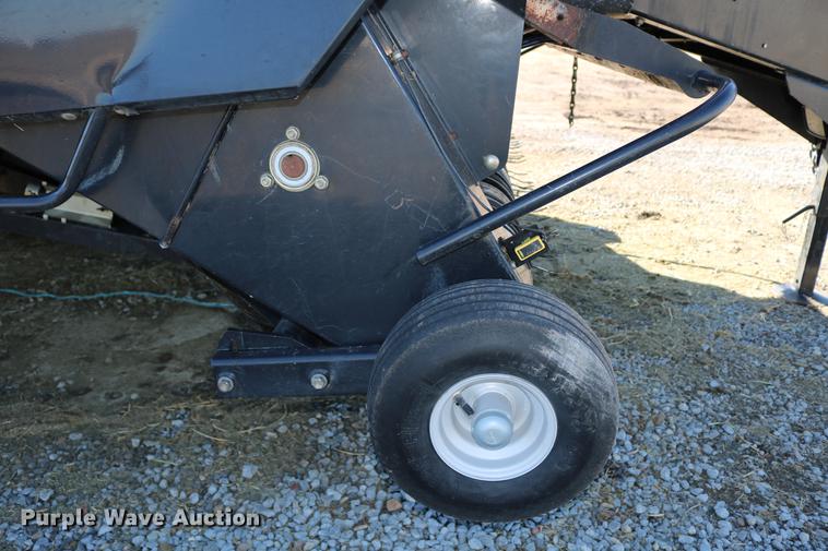 image for item DC3523 2004 Case IH LBX432 large square baler