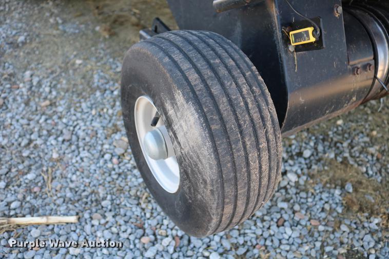 image for item DC3523 2004 Case IH LBX432 large square baler