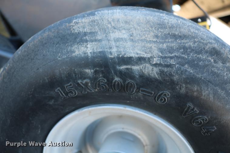 image for item DC3523 2004 Case IH LBX432 large square baler