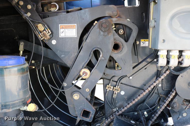 image for item DC3523 2004 Case IH LBX432 large square baler