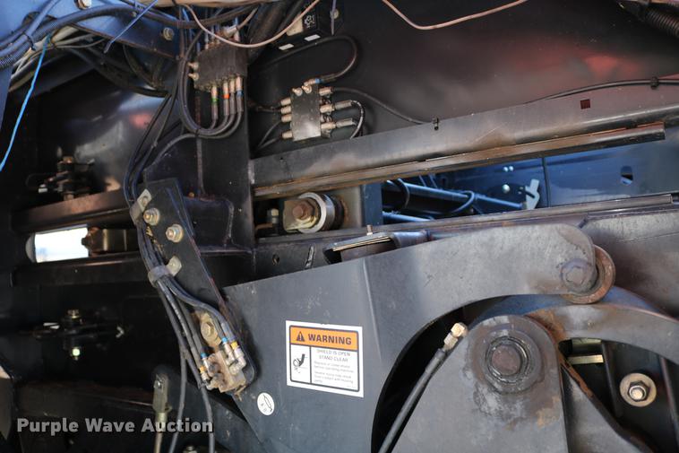 image for item DC3523 2004 Case IH LBX432 large square baler