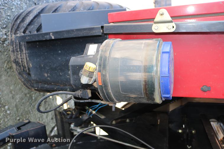 image for item DC3523 2004 Case IH LBX432 large square baler