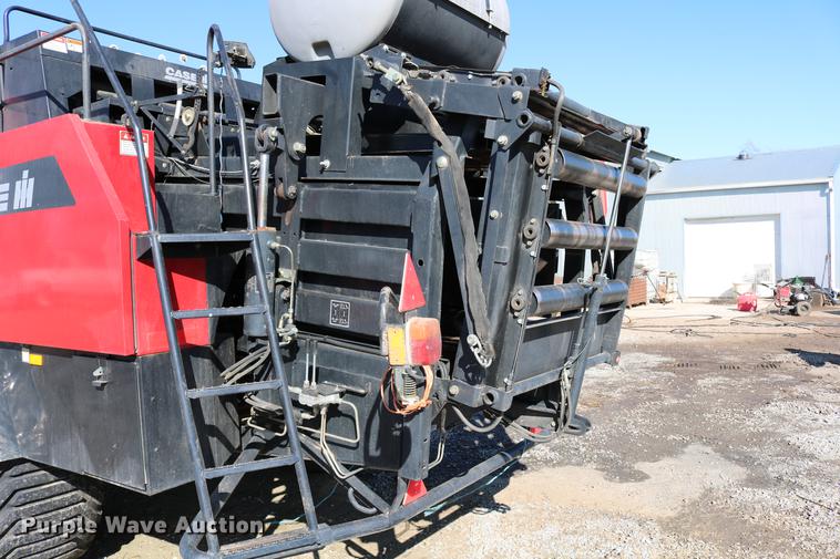 image for item DC3523 2004 Case IH LBX432 large square baler
