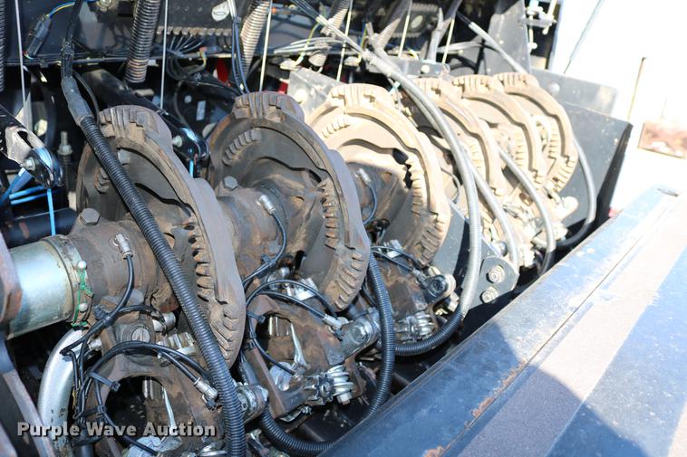 image for item DC3523 2004 Case IH LBX432 large square baler