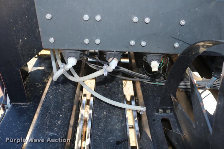 image for item DC3523 2004 Case IH LBX432 large square baler