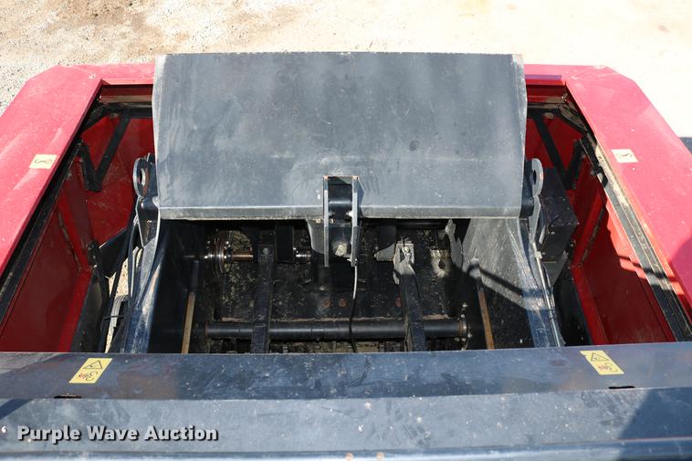 image for item DC3523 2004 Case IH LBX432 large square baler