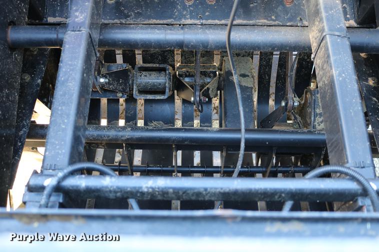 image for item DC3523 2004 Case IH LBX432 large square baler