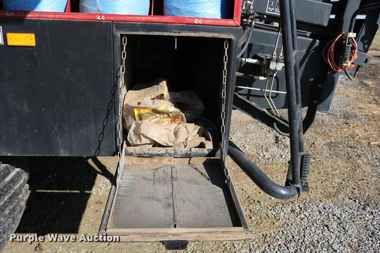 image for item DC3523 2004 Case IH LBX432 large square baler