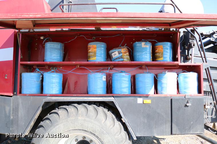 image for item DC3523 2004 Case IH LBX432 large square baler