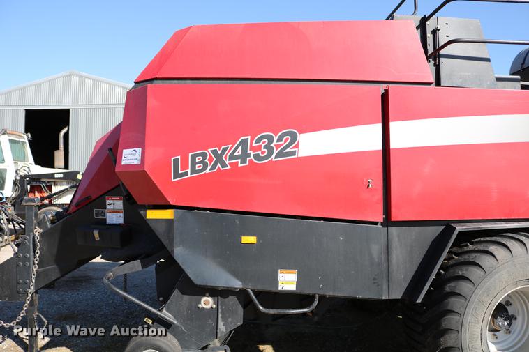 image for item DC3523 2004 Case IH LBX432 large square baler
