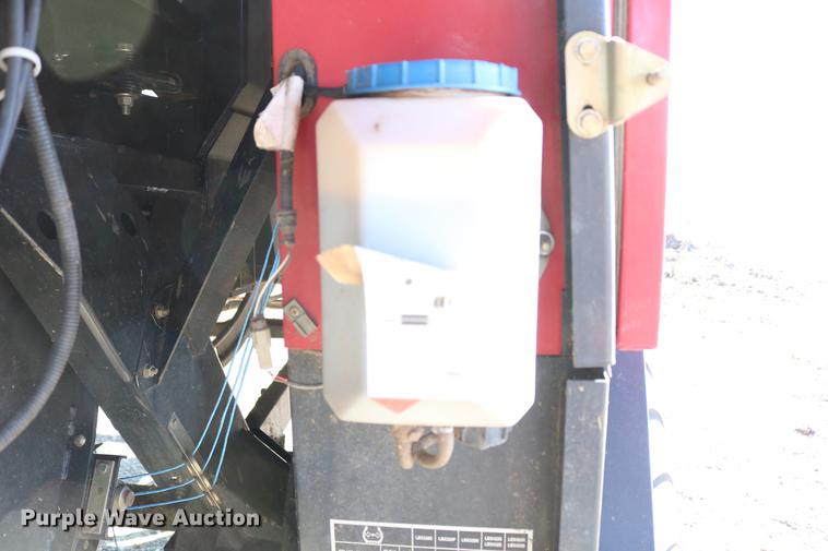 image for item DC3523 2004 Case IH LBX432 large square baler