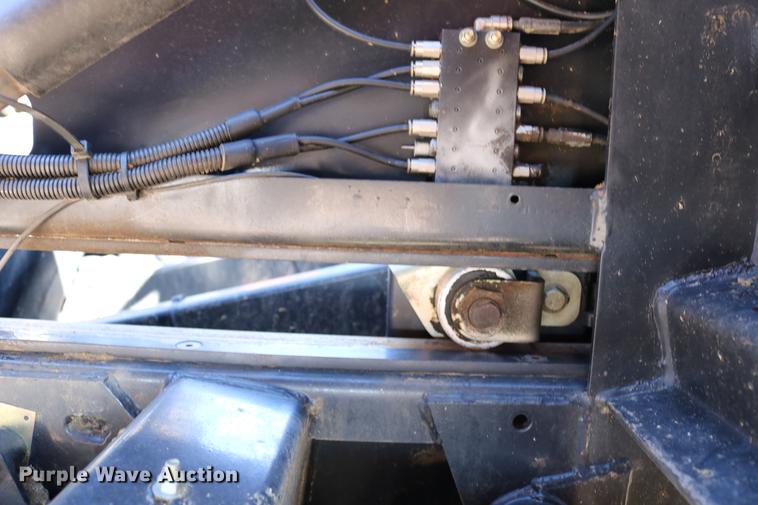 image for item DC3523 2004 Case IH LBX432 large square baler