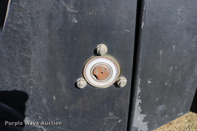 image for item DC3523 2004 Case IH LBX432 large square baler