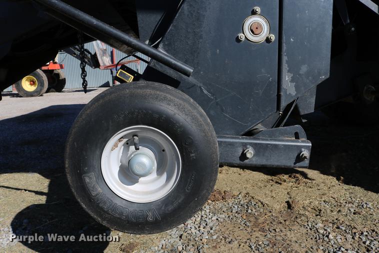 image for item DC3523 2004 Case IH LBX432 large square baler