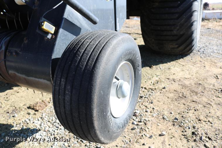 image for item DC3523 2004 Case IH LBX432 large square baler