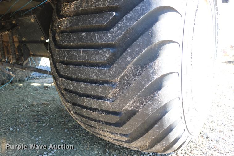 image for item DC3523 2004 Case IH LBX432 large square baler