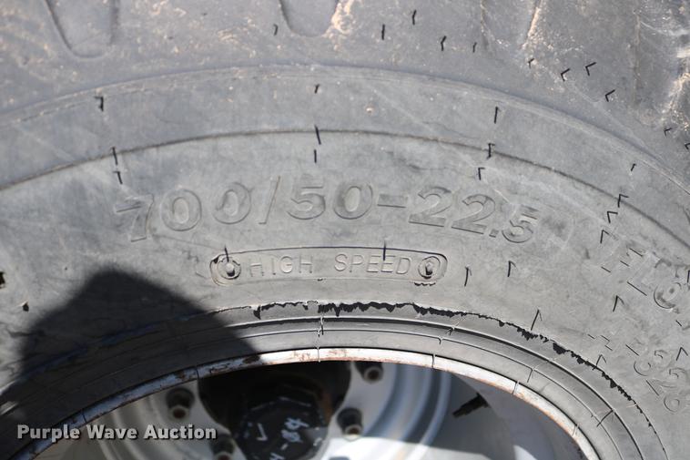 image for item DC3523 2004 Case IH LBX432 large square baler