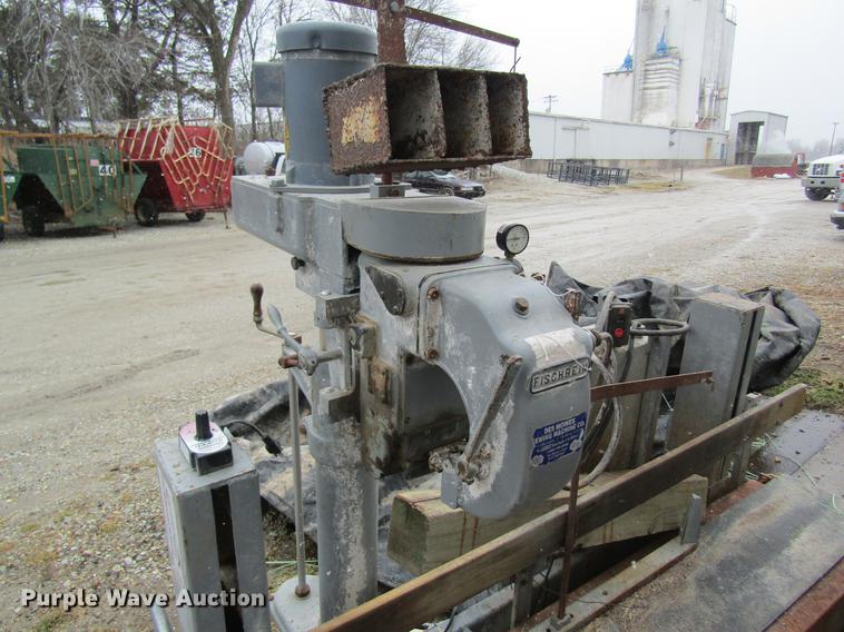 image for item DC4431 Fischbein 800 bag sewing machine