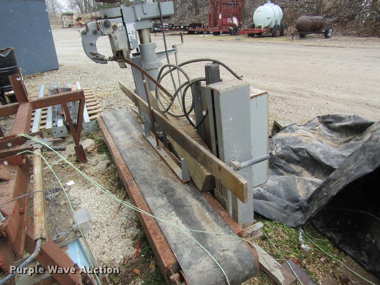 image for item DC4431 Fischbein 800 bag sewing machine