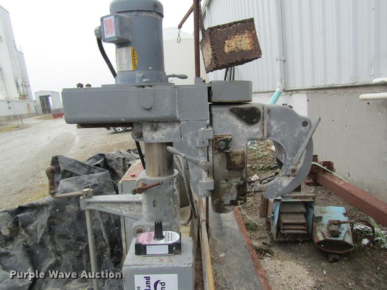 image for item DC4431 Fischbein 800 bag sewing machine