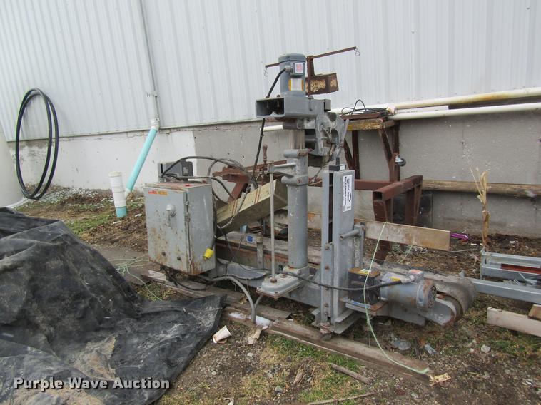 image for item DC4431 Fischbein 800 bag sewing machine