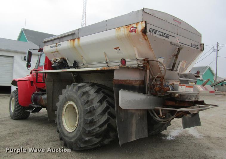 image for item DC4432 2007 International 7400 applicator truck