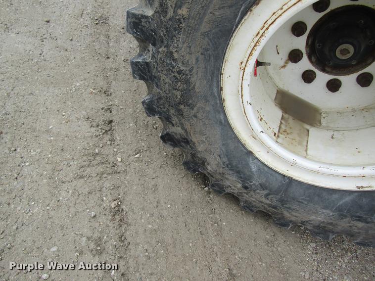 image for item DC4432 2007 International 7400 applicator truck