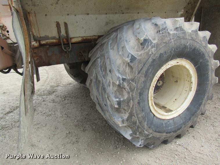 image for item DC4432 2007 International 7400 applicator truck