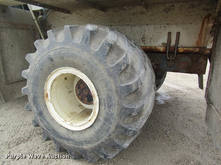 image for item DC4432 2007 International 7400 applicator truck