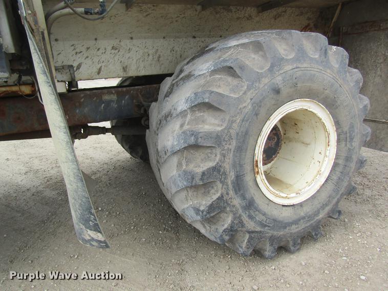 image for item DC4432 2007 International 7400 applicator truck