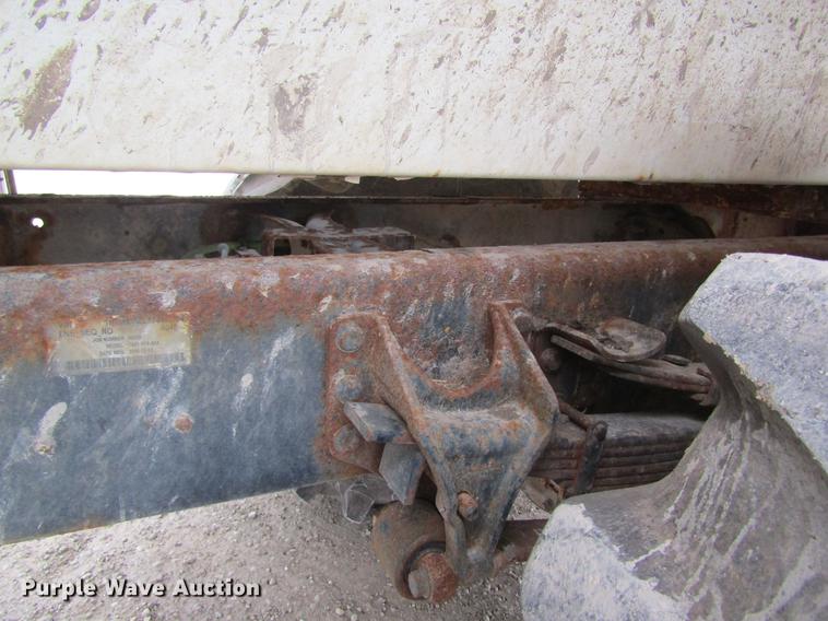 image for item DC4432 2007 International 7400 applicator truck