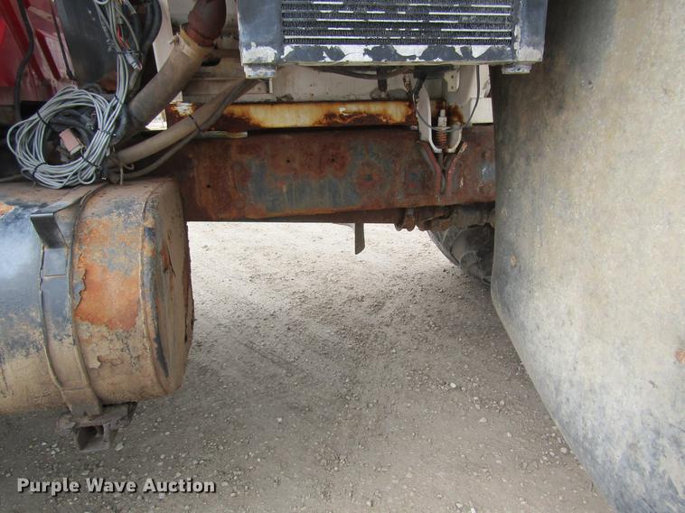 image for item DC4432 2007 International 7400 applicator truck