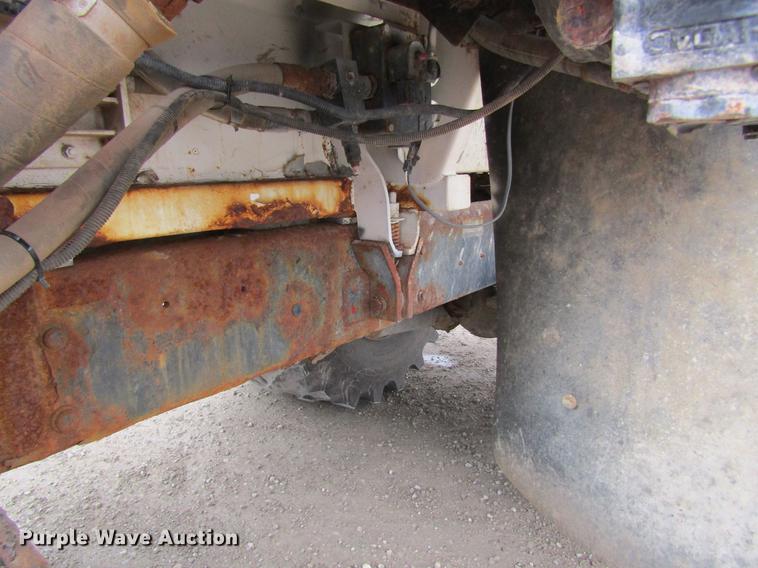 image for item DC4432 2007 International 7400 applicator truck