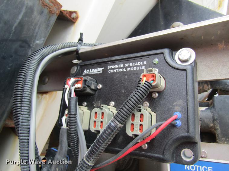 image for item DC4432 2007 International 7400 applicator truck