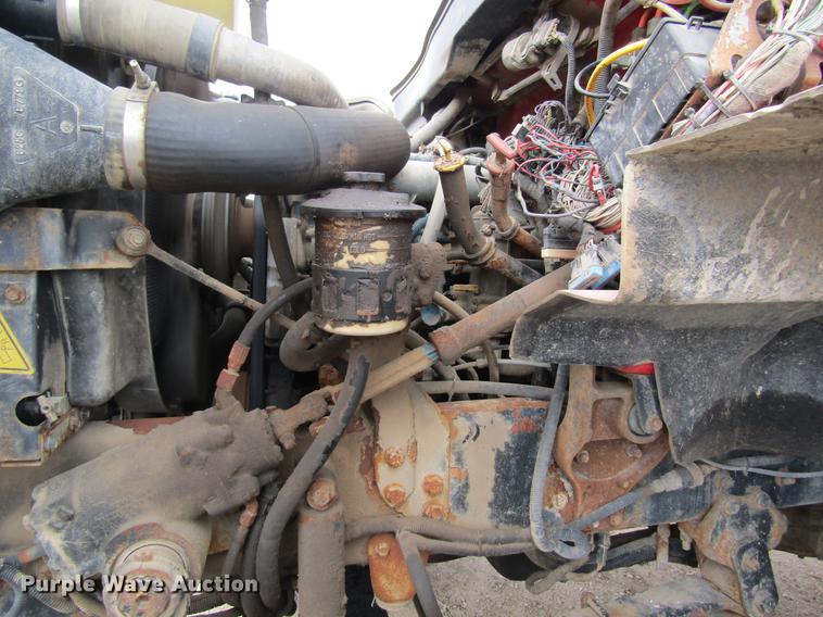 image for item DC4432 2007 International 7400 applicator truck