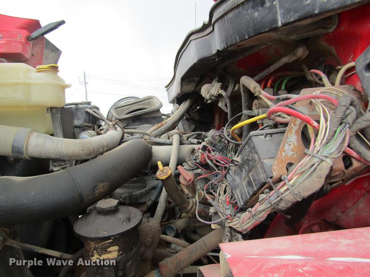 image for item DC4432 2007 International 7400 applicator truck