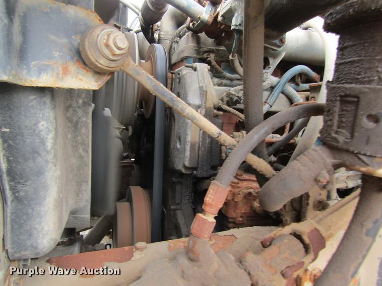 image for item DC4432 2007 International 7400 applicator truck