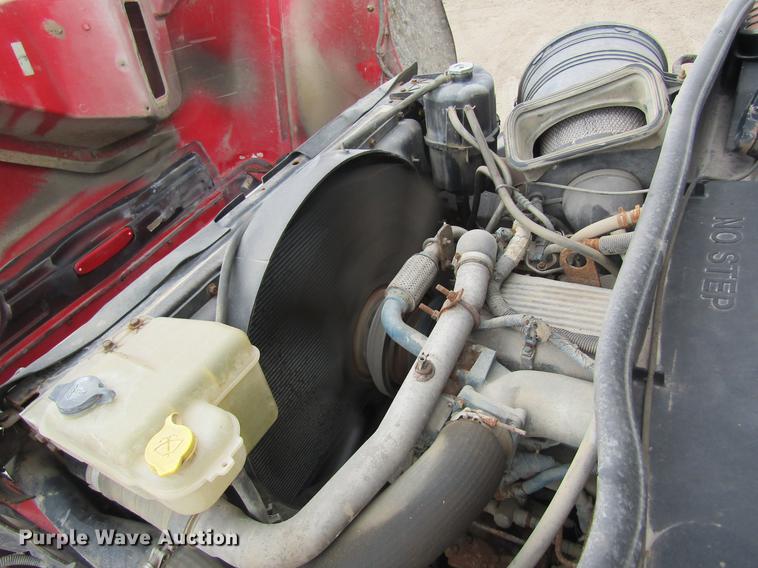 image for item DC4432 2007 International 7400 applicator truck