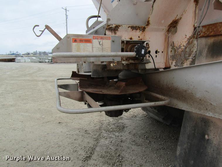 image for item DC4432 2007 International 7400 applicator truck