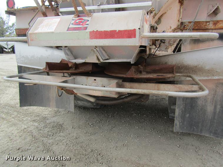 image for item DC4432 2007 International 7400 applicator truck