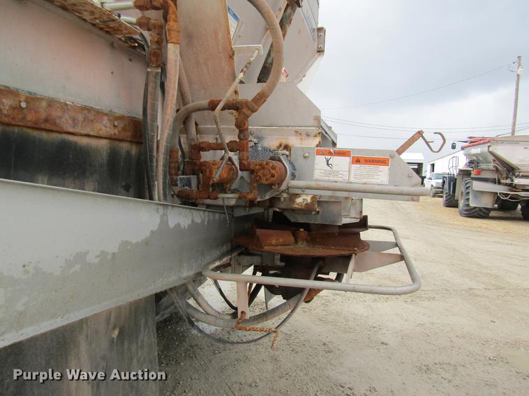 image for item DC4432 2007 International 7400 applicator truck