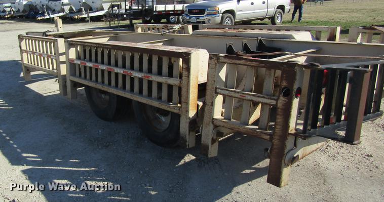 image for item DC4461 1999 Behnke sprayer trailer