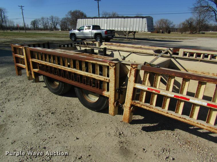 image for item DC4461 1999 Behnke sprayer trailer