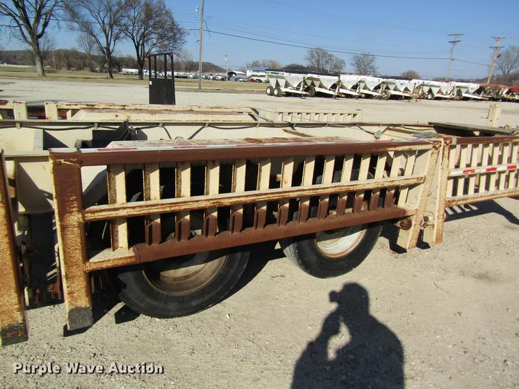 image for item DC4461 1999 Behnke sprayer trailer