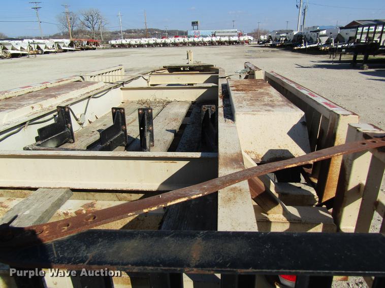 image for item DC4461 1999 Behnke sprayer trailer